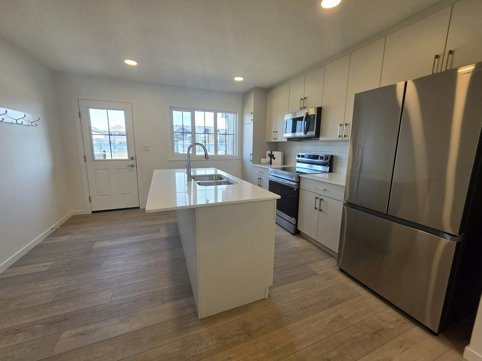 3705 141 Street Southwest, Edmonton, AB, T6W 5Y1 - 4