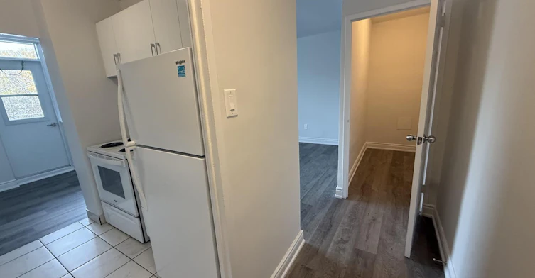 1106-3125 Queen Frederica Drive, Mississauga, ON, L4Y 3A6
