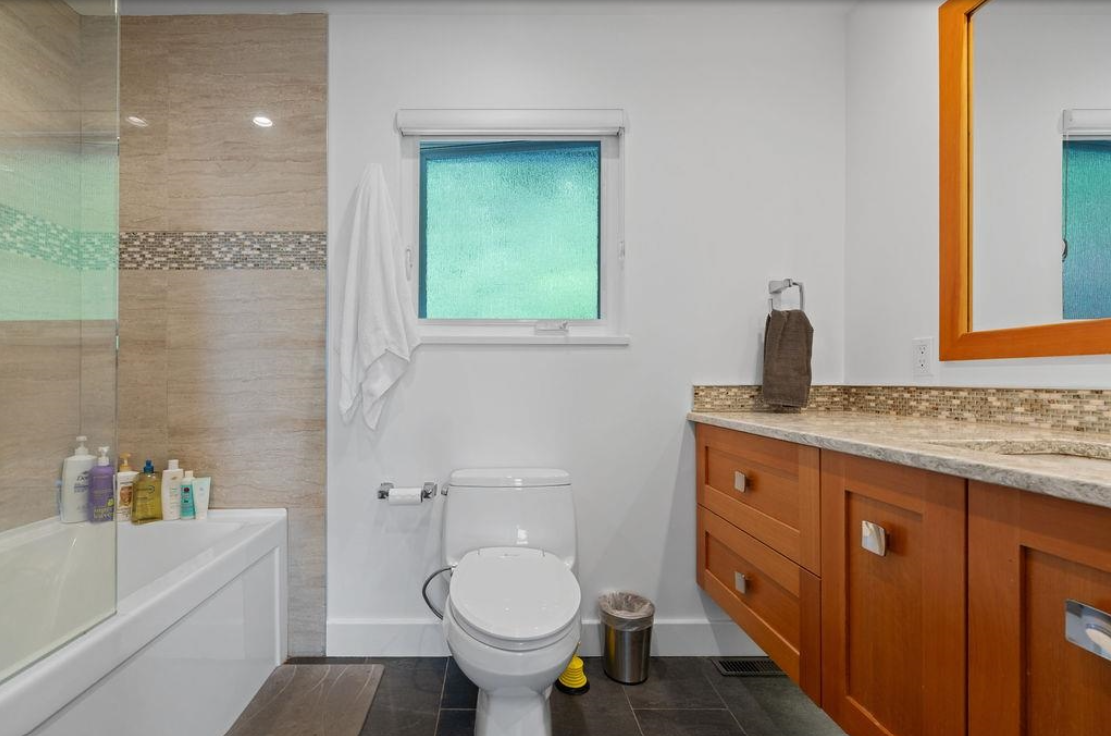 707 East Braemar Road, North Vancouver, BC, V7N 4G1 - 10