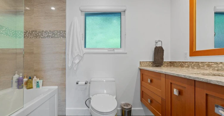 707 East Braemar Road, North Vancouver, BC, V7N 4G1 - 10