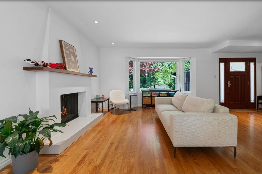 707 East Braemar Road, North Vancouver, BC, V7N 4G1