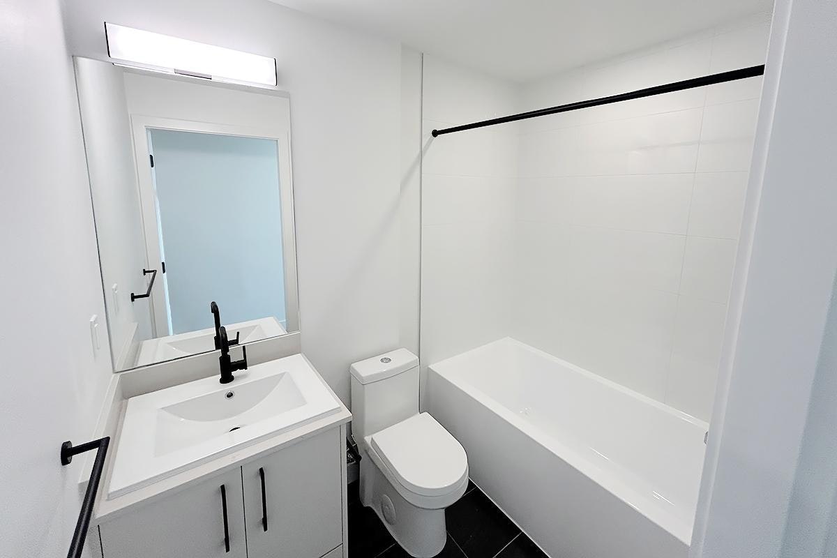 302-3068 Kingsway, Vancouver, BC, V5R 0L6 - 3