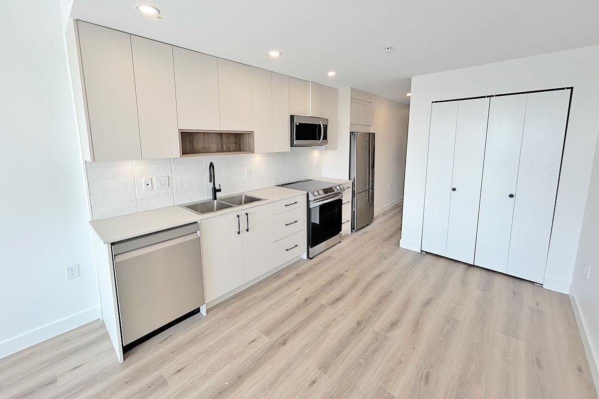302-3068 Kingsway, Vancouver, BC, V5R 0L6 - 2