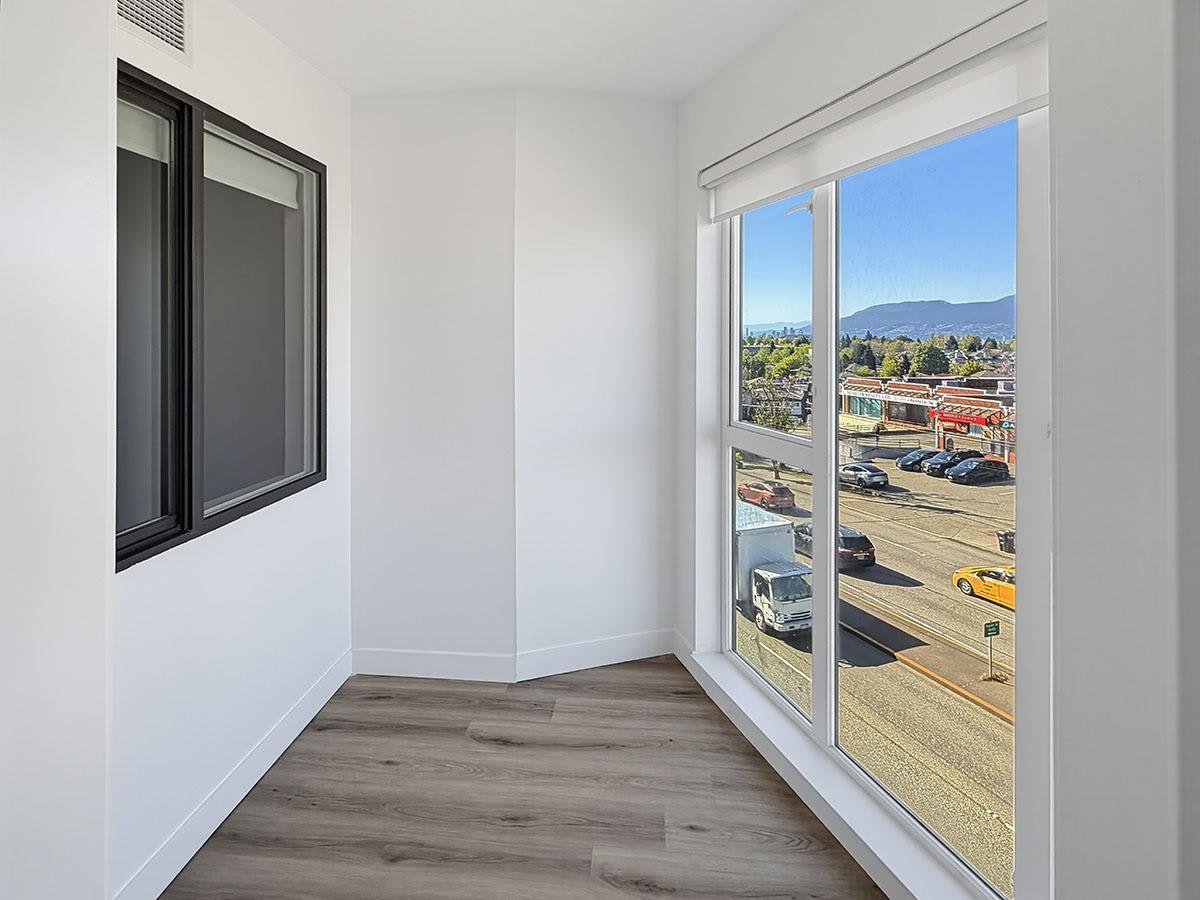 301-3068 Kingsway, Vancouver, BC, V5R 0L6 - 2