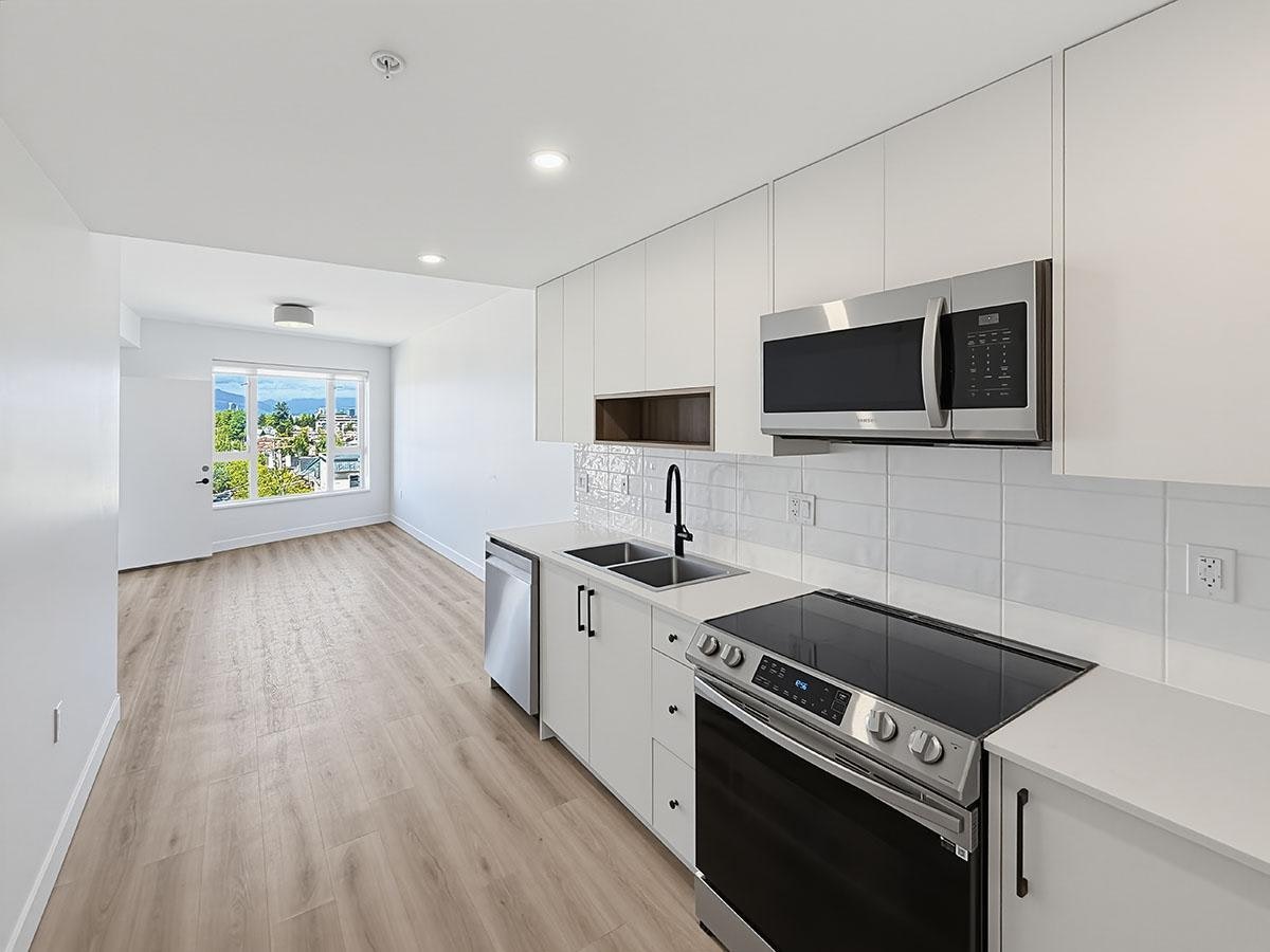 301-3068 Kingsway, Vancouver, BC, V5R 0L6 - 3