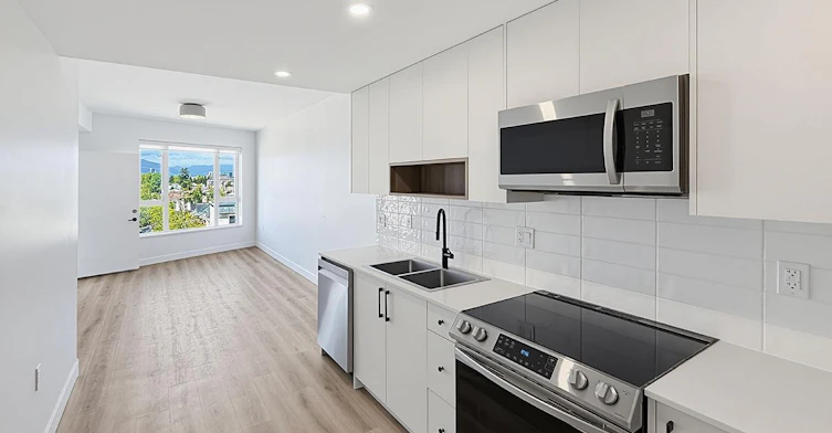 301-3068 Kingsway, Vancouver, BC, V5R 0L6 - 3