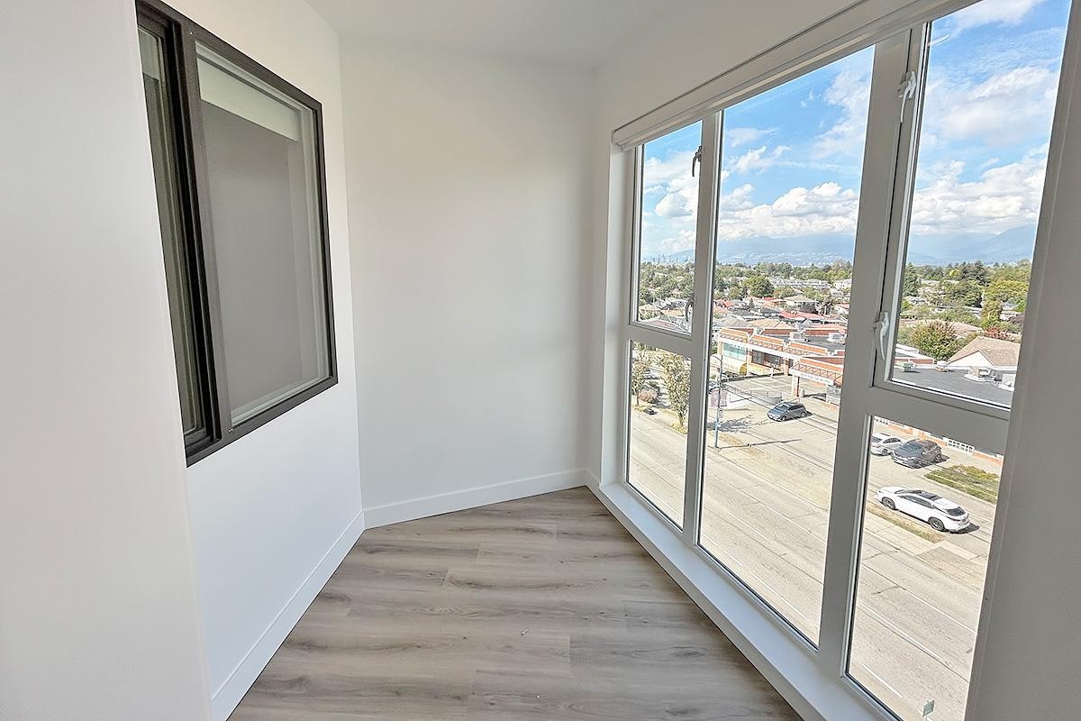 206-3068 Kingsway, Vancouver, BC, V5R 0L6 - 2