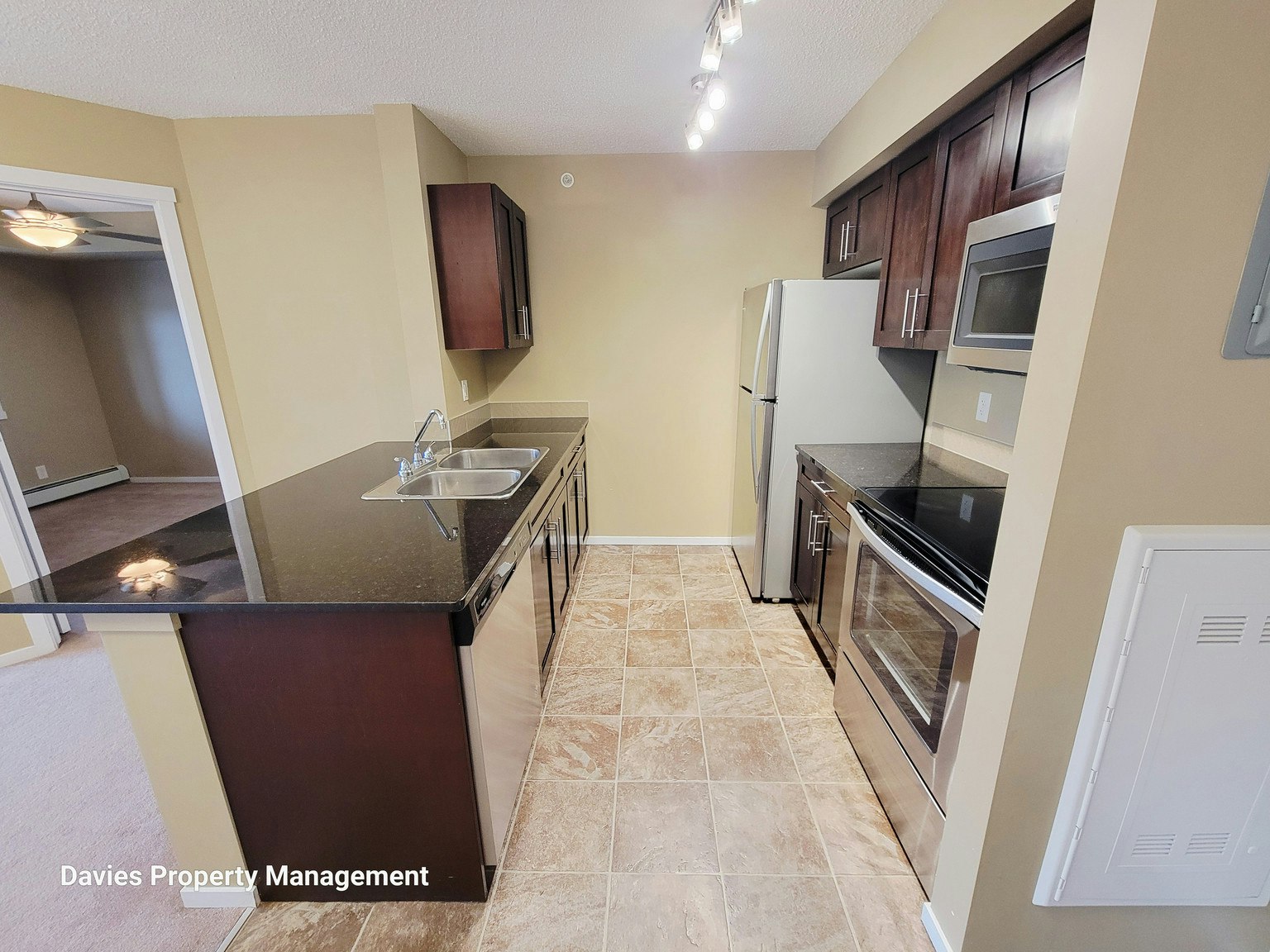411-5370 Chappelle Road Southwest, Edmonton, AB, T6W 3L5 - 2