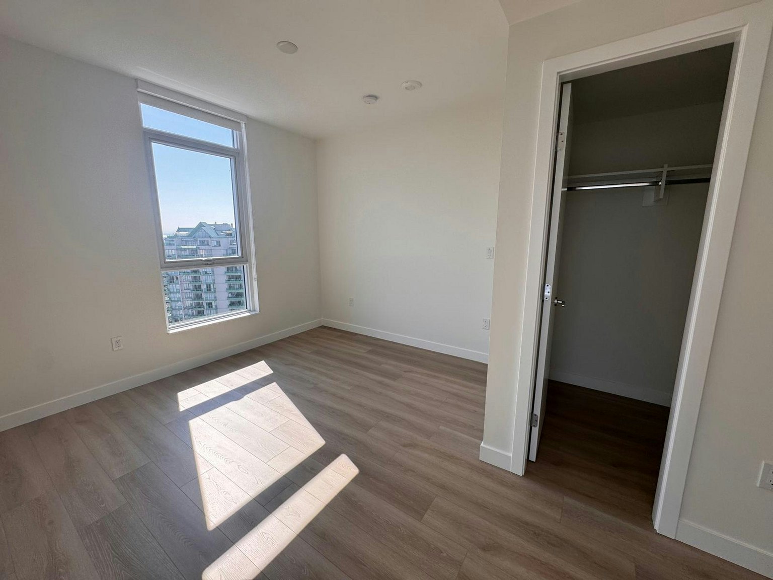 6087 Wilson Avenue, Burnaby, BC, V5H 0M1 - 3