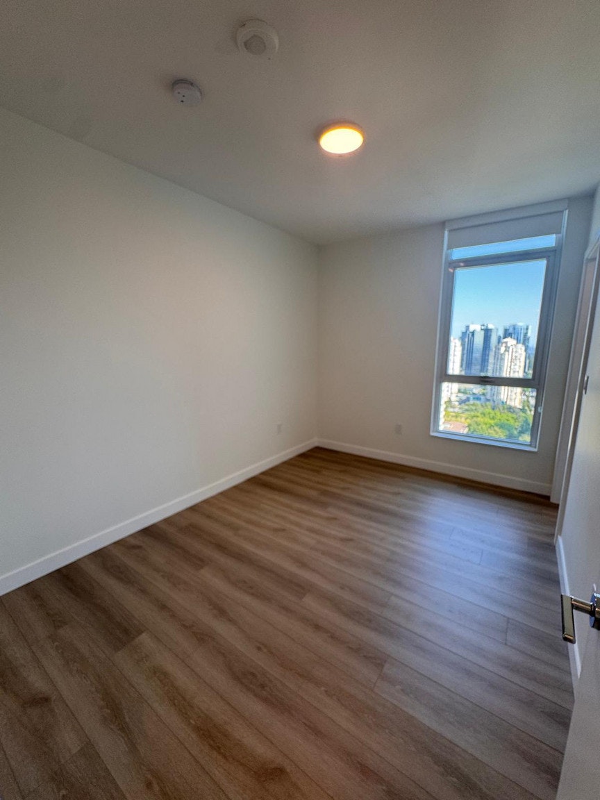 6087 Wilson Avenue, Burnaby, BC, V5H 0M1 - 4
