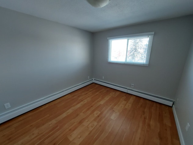 5904 51 Avenue, Red Deer, AB, T4N 4H9 - 6