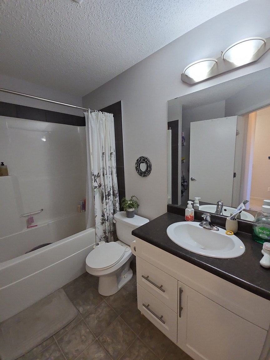 2622 16 Street Northwest, Edmonton, AB, T6T 0W2 - 5
