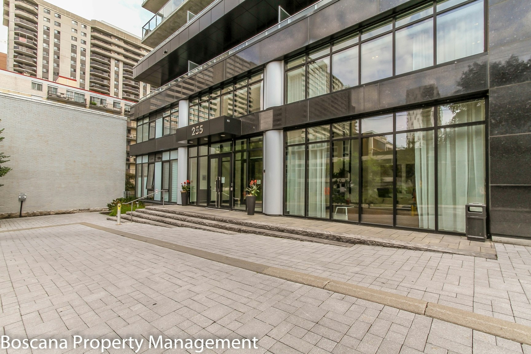 255 Bay Street, Ottawa, ON, K1R 0C5 - 2