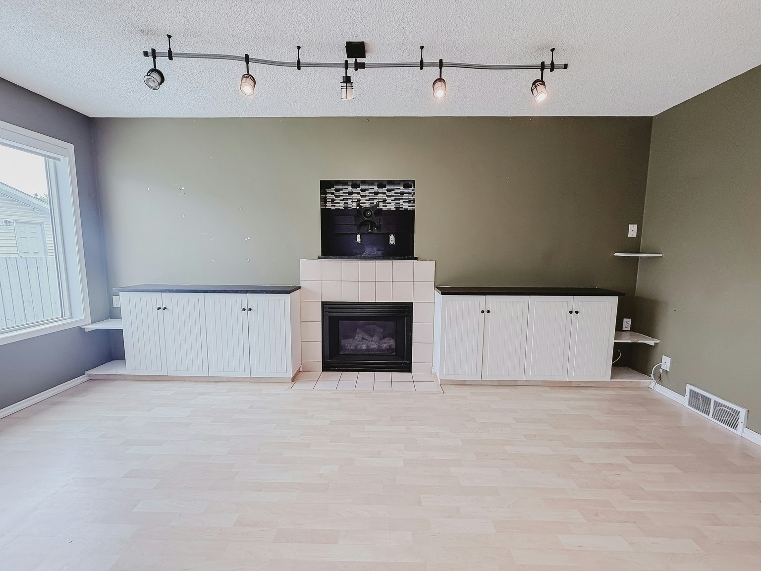 Upper-27 Hidden Crescent Northwest, Calgary, AB, T3A 5L3 - 7