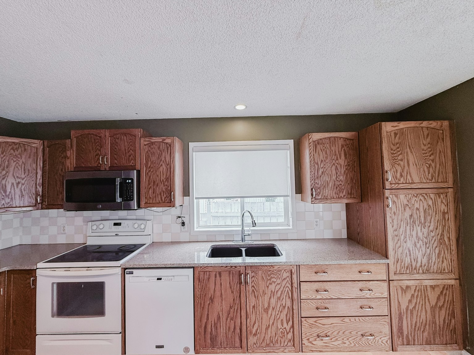 Upper-27 Hidden Crescent Northwest, Calgary, AB, T3A 5L3 - 4