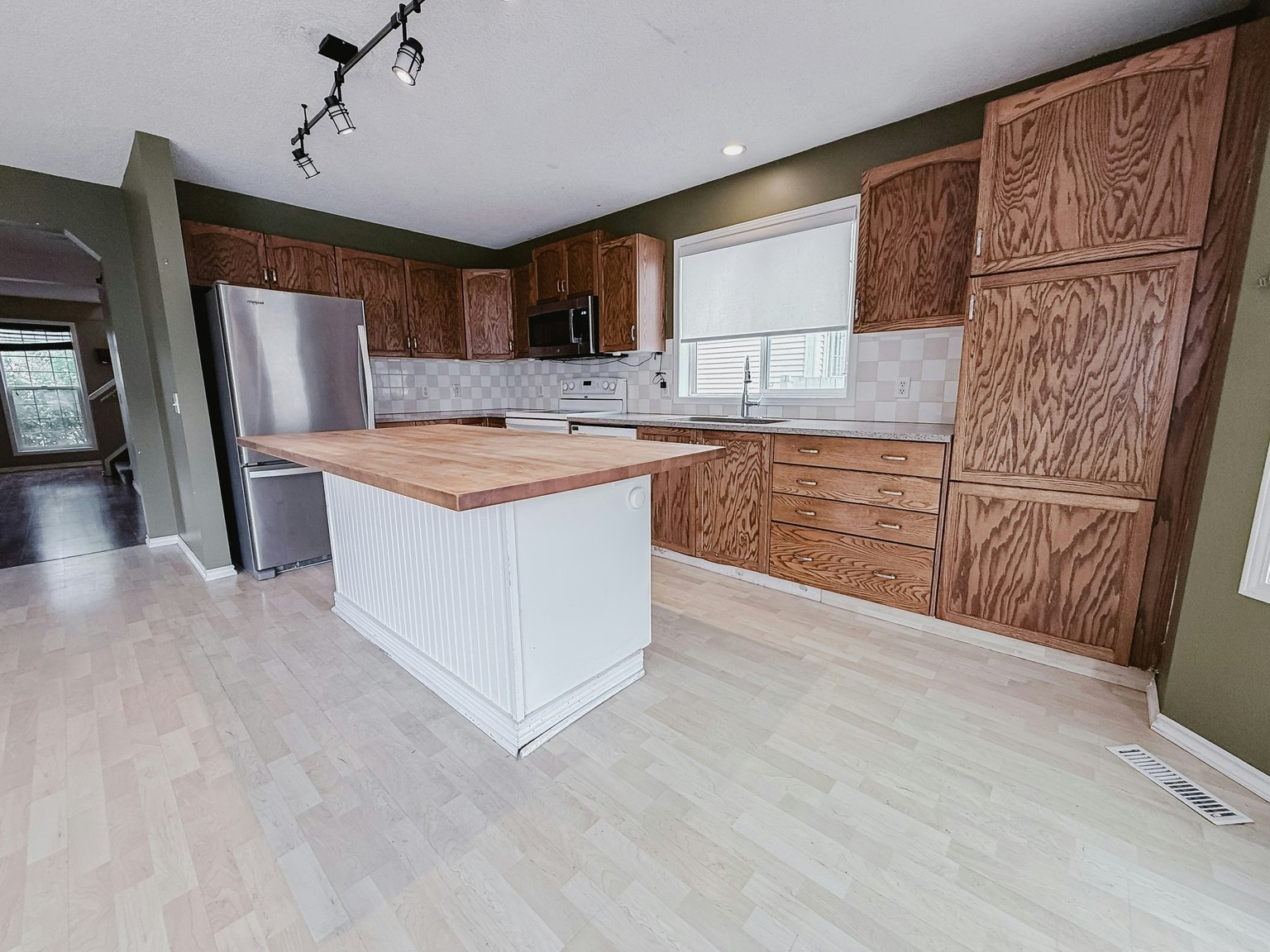 Upper-27 Hidden Crescent Northwest, Calgary, AB, T3A 5L3 - 6