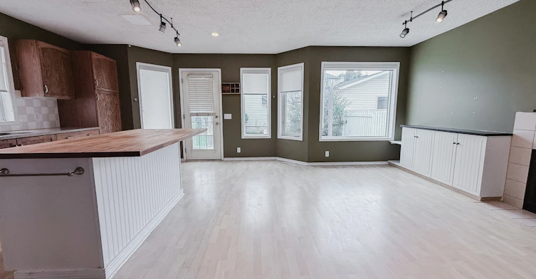 Upper-27 Hidden Crescent Northwest, Calgary, AB, T3A 5L3 - 3