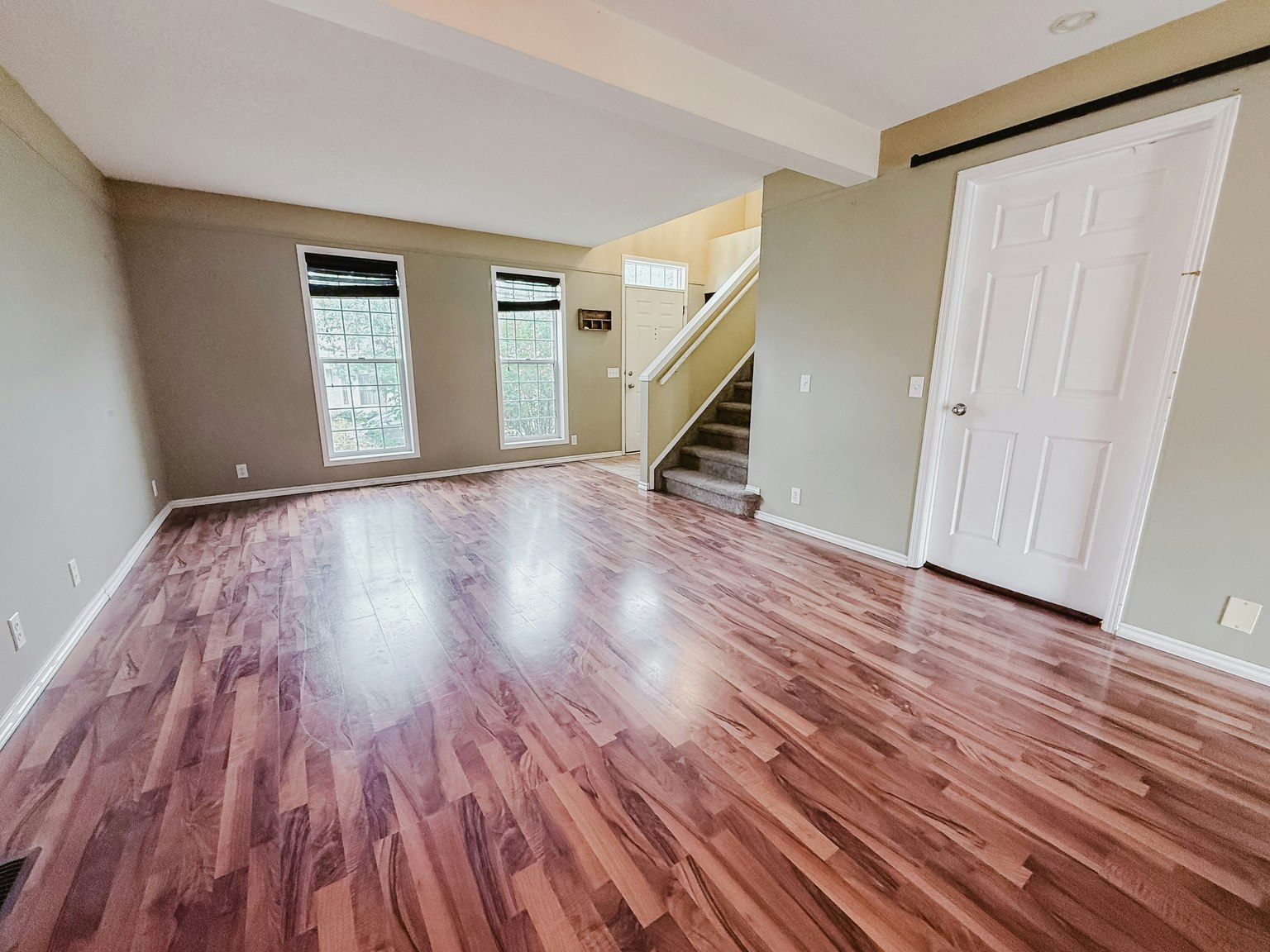 Upper-27 Hidden Crescent Northwest, Calgary, AB, T3A 5L3 - 10