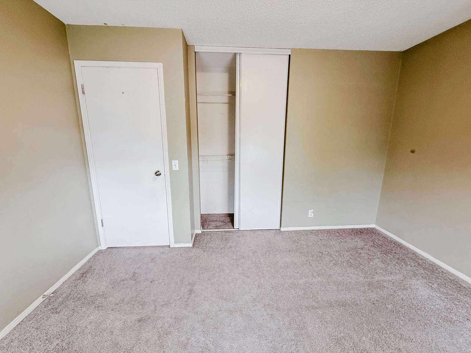 Upper-27 Hidden Crescent Northwest, Calgary, AB, T3A 5L3 - 11