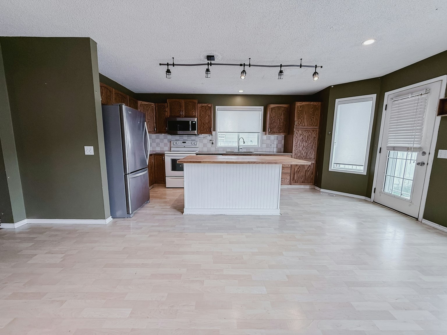 Upper-27 Hidden Crescent Northwest, Calgary, AB, T3A 5L3 - 5