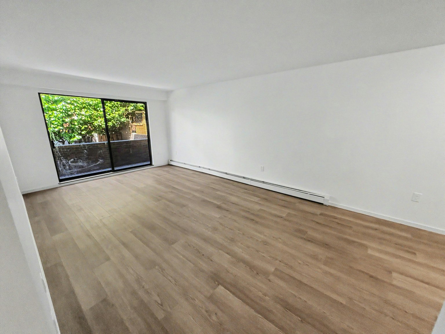 102-122 East 18th Street, North Vancouver, BC, V7L 2X5 - 8