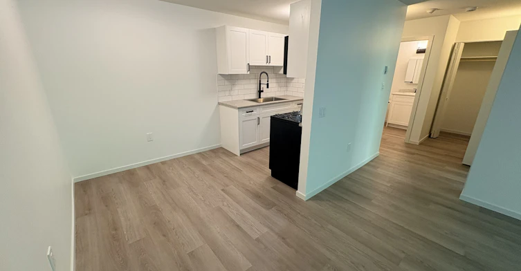 102-122 East 18th Street, North Vancouver, BC, V7L 2X5 - 11