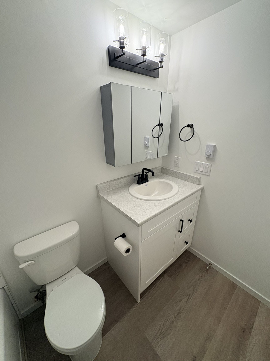102-122 East 18th Street, North Vancouver, BC, V7L 2X5 - 3