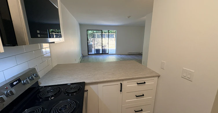 103-122 East 18th Street, North Vancouver, BC, V7L 2X5 - 2