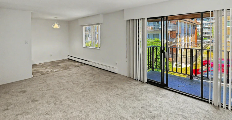305-122 East 18th Street, North Vancouver, BC, V7L 2X5 - 3