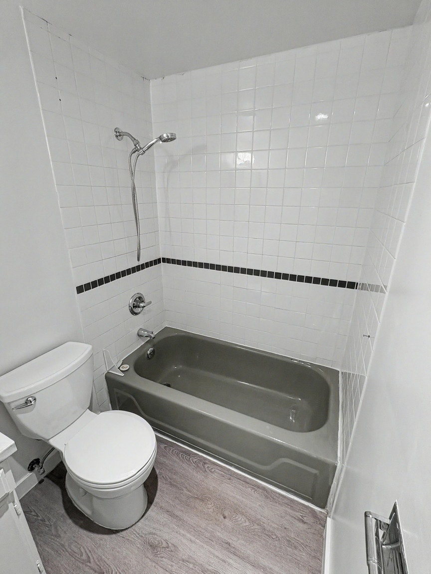 305-122 East 18th Street, North Vancouver, BC, V7L 2X5 - 5
