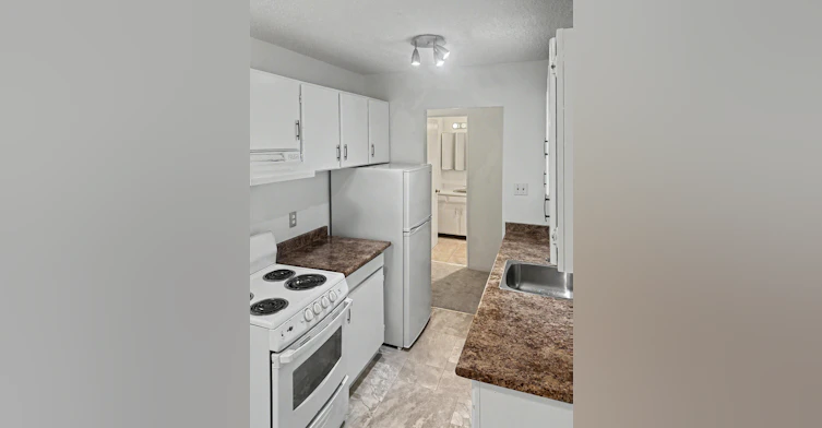 105-122 East 18th Street, North Vancouver, BC, V7L 2X5 - 2