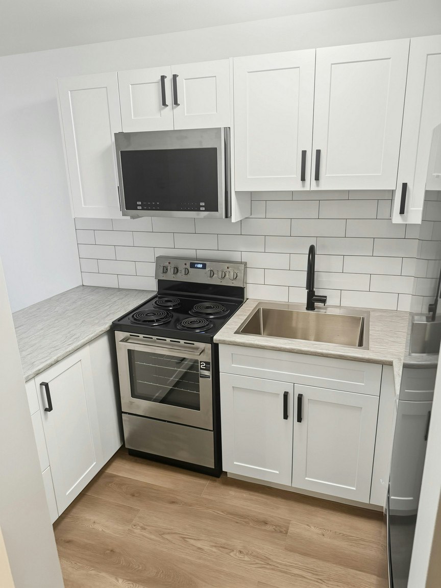 106-122 East 18th Street, North Vancouver, BC, V7L 2X5