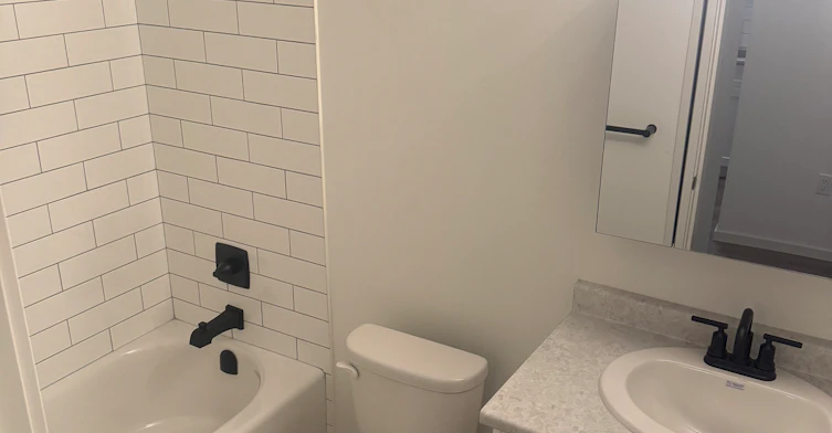 106-122 East 18th Street, North Vancouver, BC, V7L 2X5 - 3