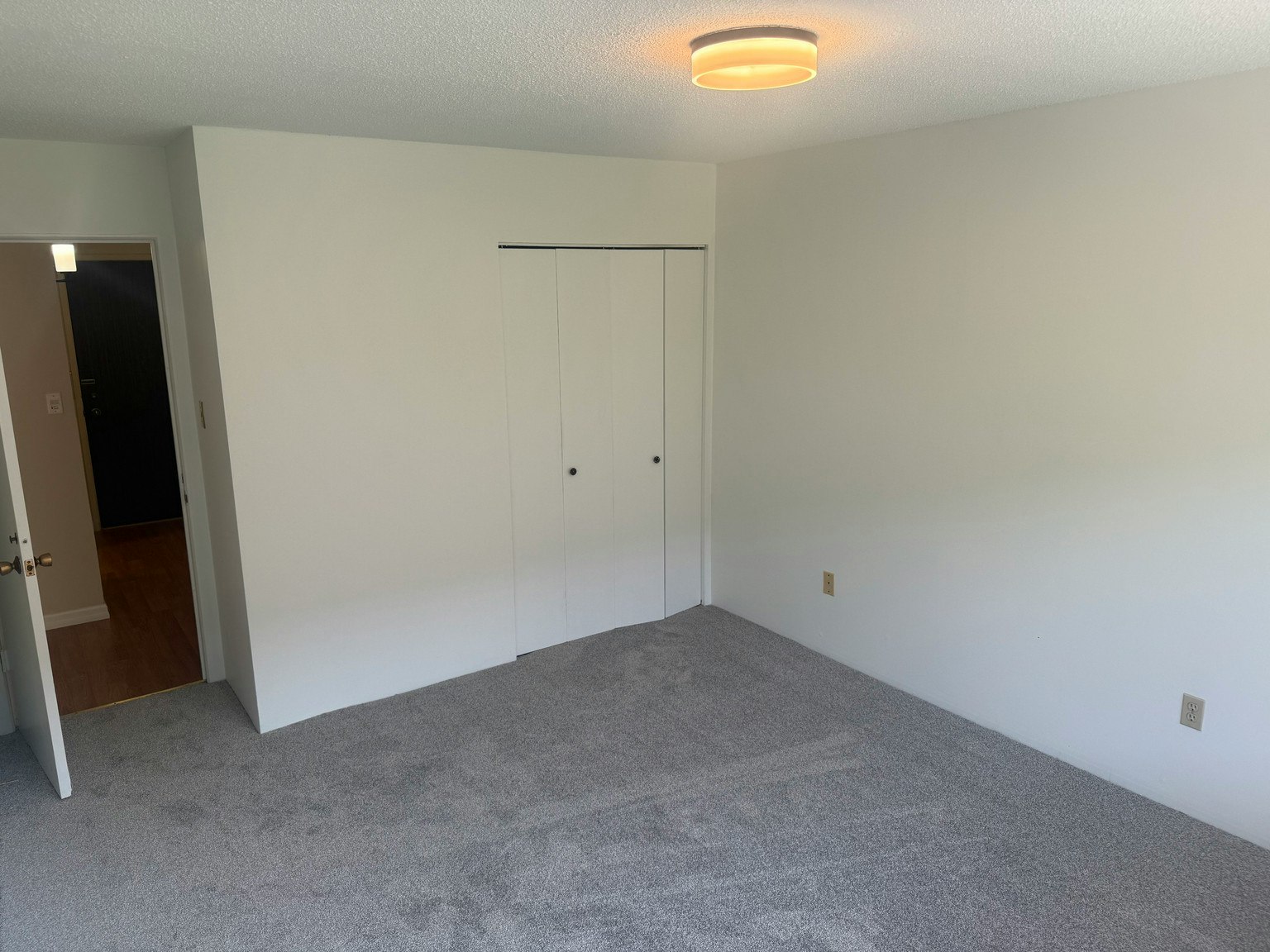 202-122 East 18th Street, North Vancouver, BC, V7L 2X5 - 3