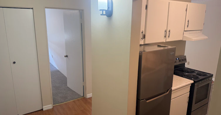 202-122 East 18th Street, North Vancouver, BC, V7L 2X5 - 8