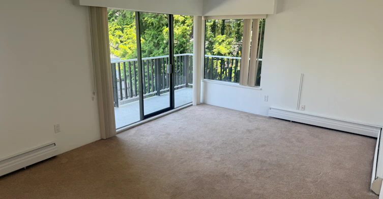 205-122 East 18th Street, North Vancouver, BC, V7L 2X5