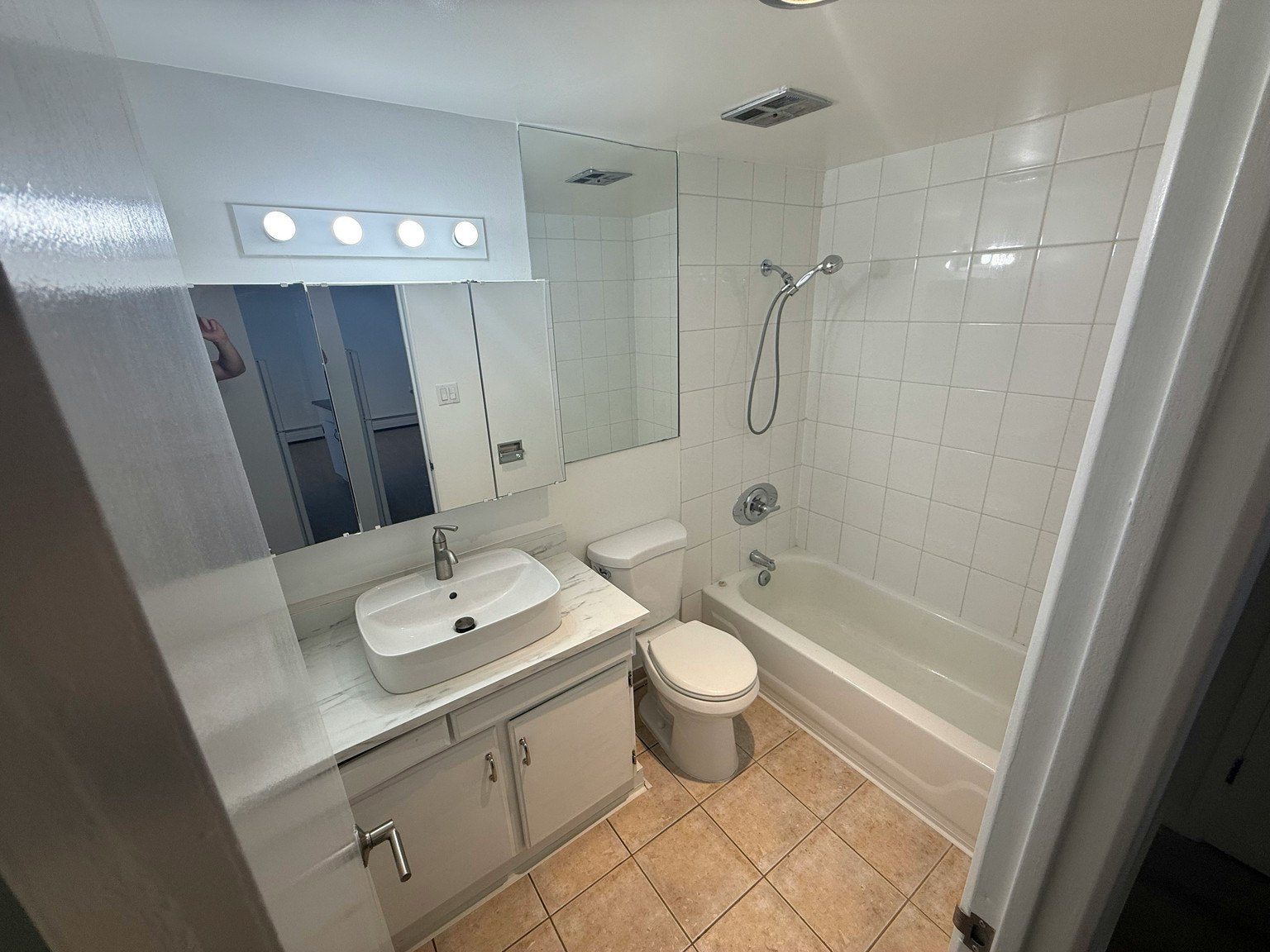 205-122 East 18th Street, North Vancouver, BC, V7L 2X5 - 6
