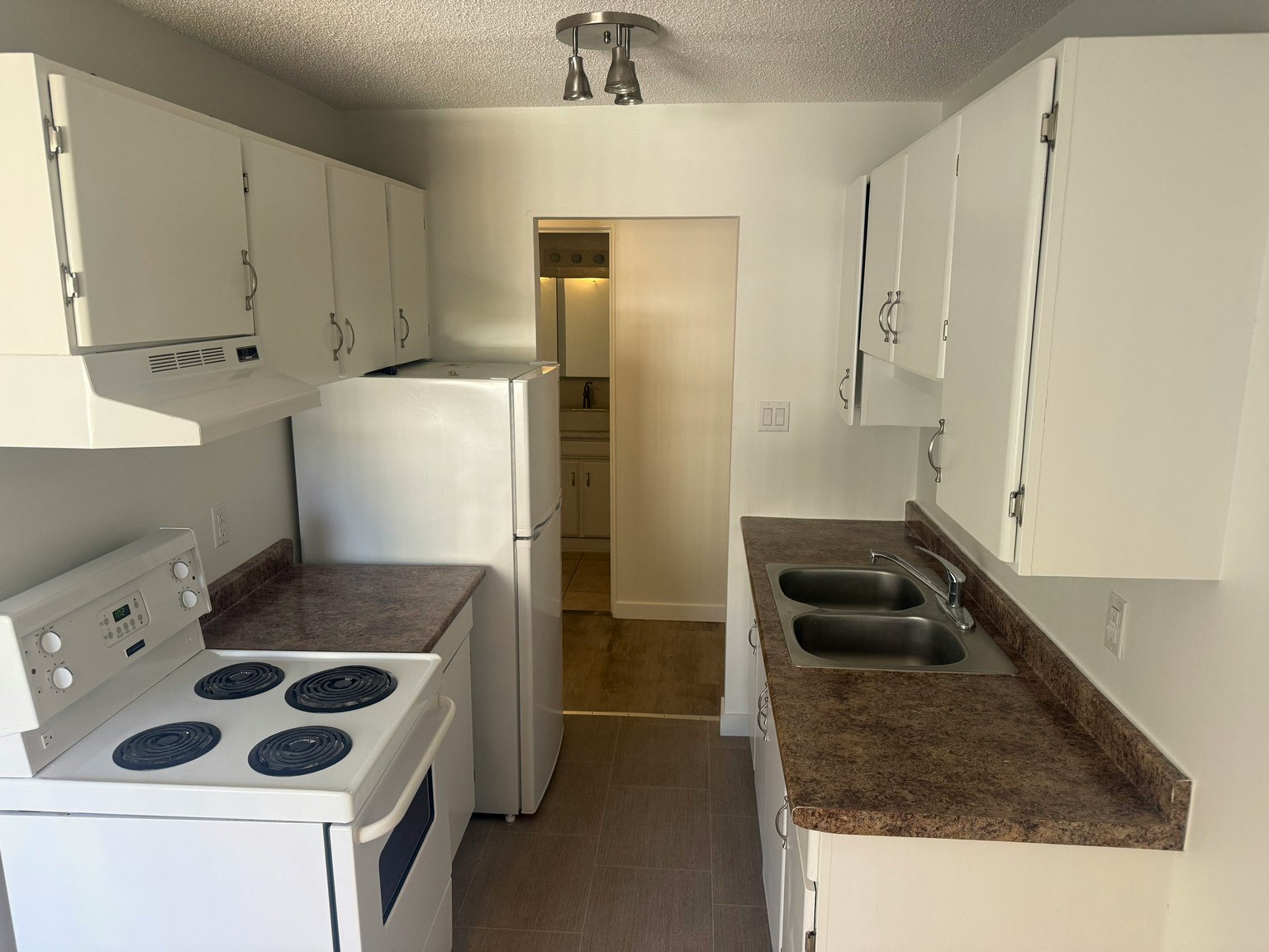 205-122 East 18th Street, North Vancouver, BC, V7L 2X5 - 5