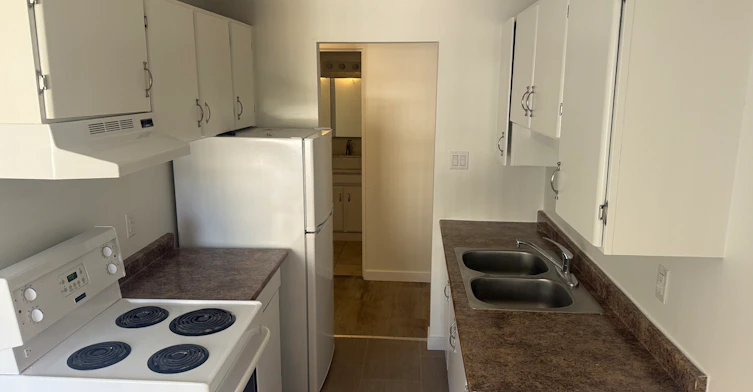 205-122 East 18th Street, North Vancouver, BC, V7L 2X5 - 5