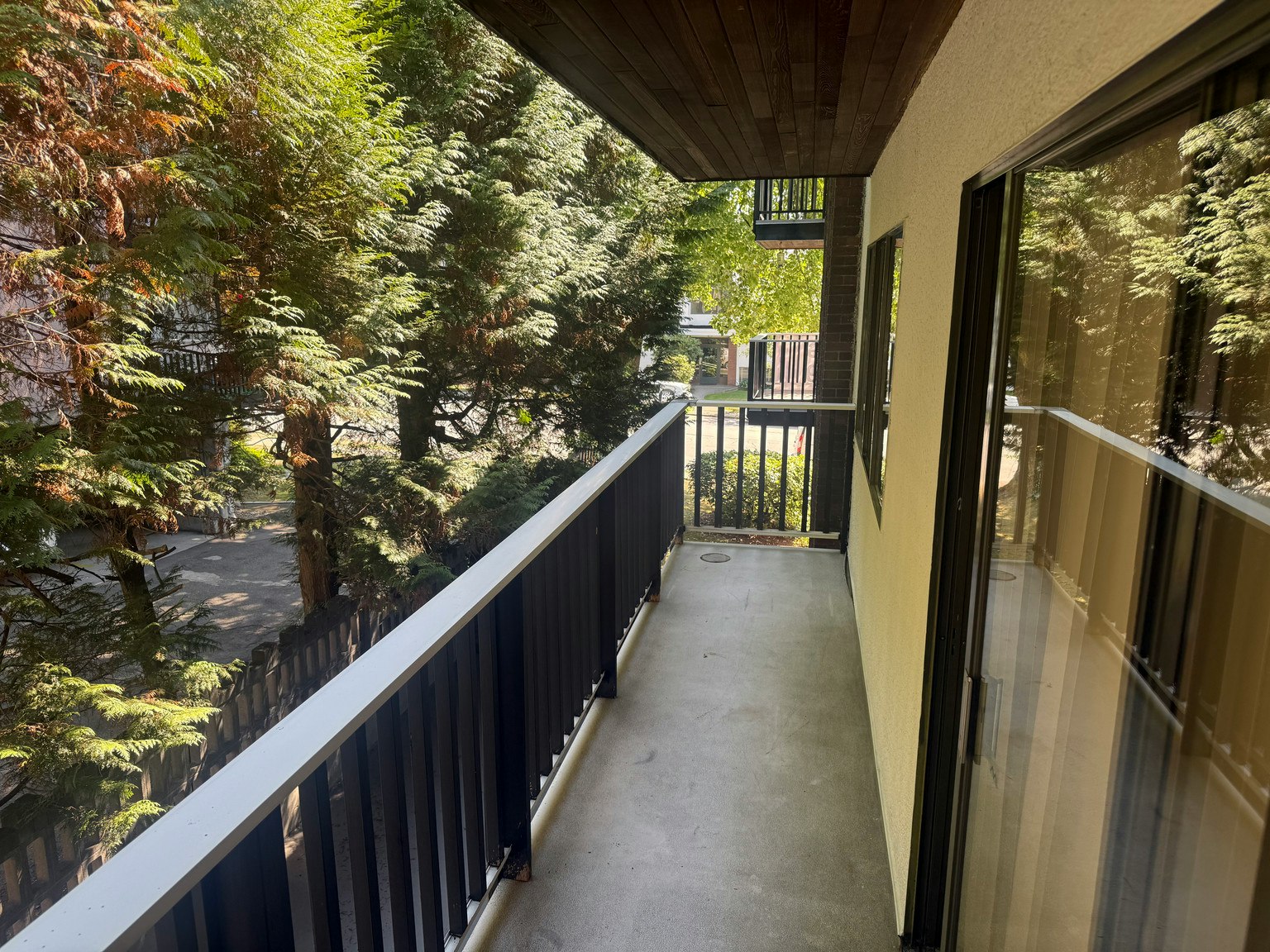 207-122 East 18th Street, North Vancouver, BC, V7L 2X5 - 3