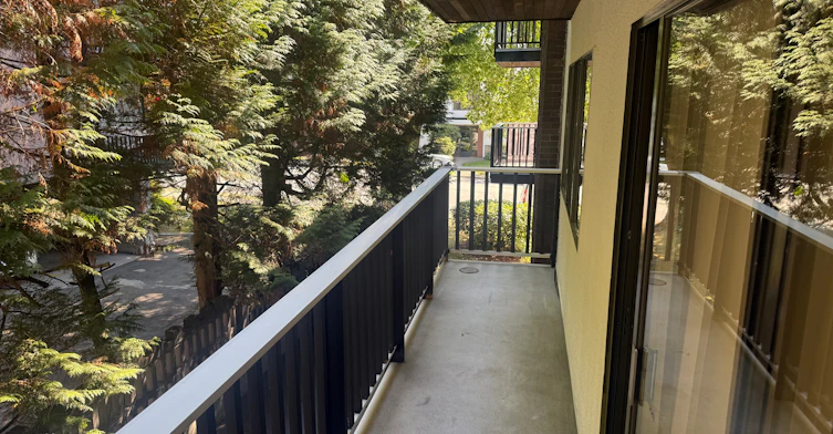 207-122 East 18th Street, North Vancouver, BC, V7L 2X5 - 3