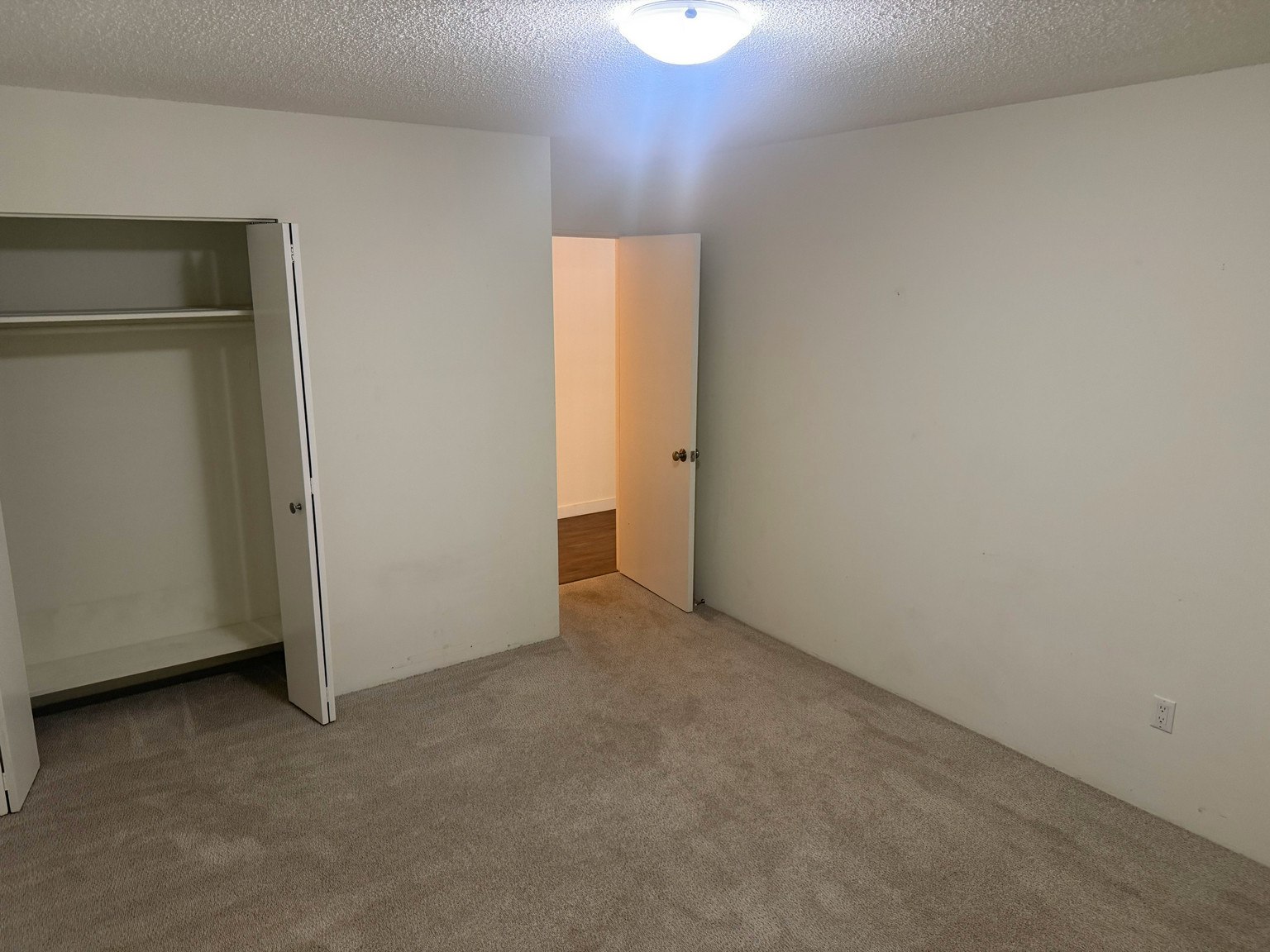 207-122 East 18th Street, North Vancouver, BC, V7L 2X5 - 7
