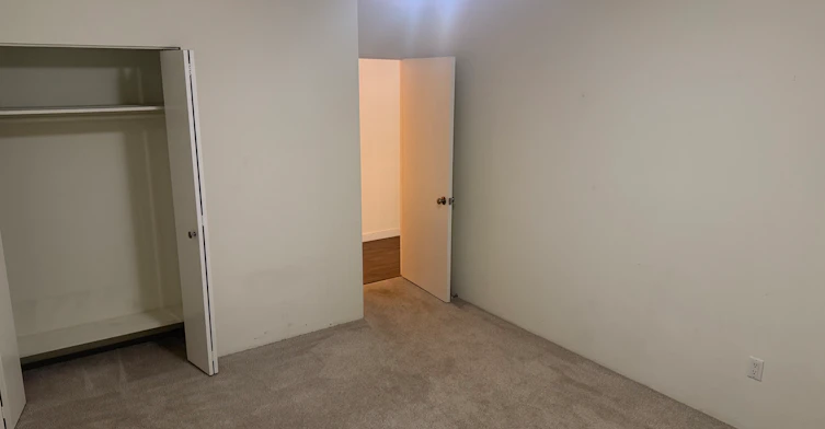 207-122 East 18th Street, North Vancouver, BC, V7L 2X5 - 7