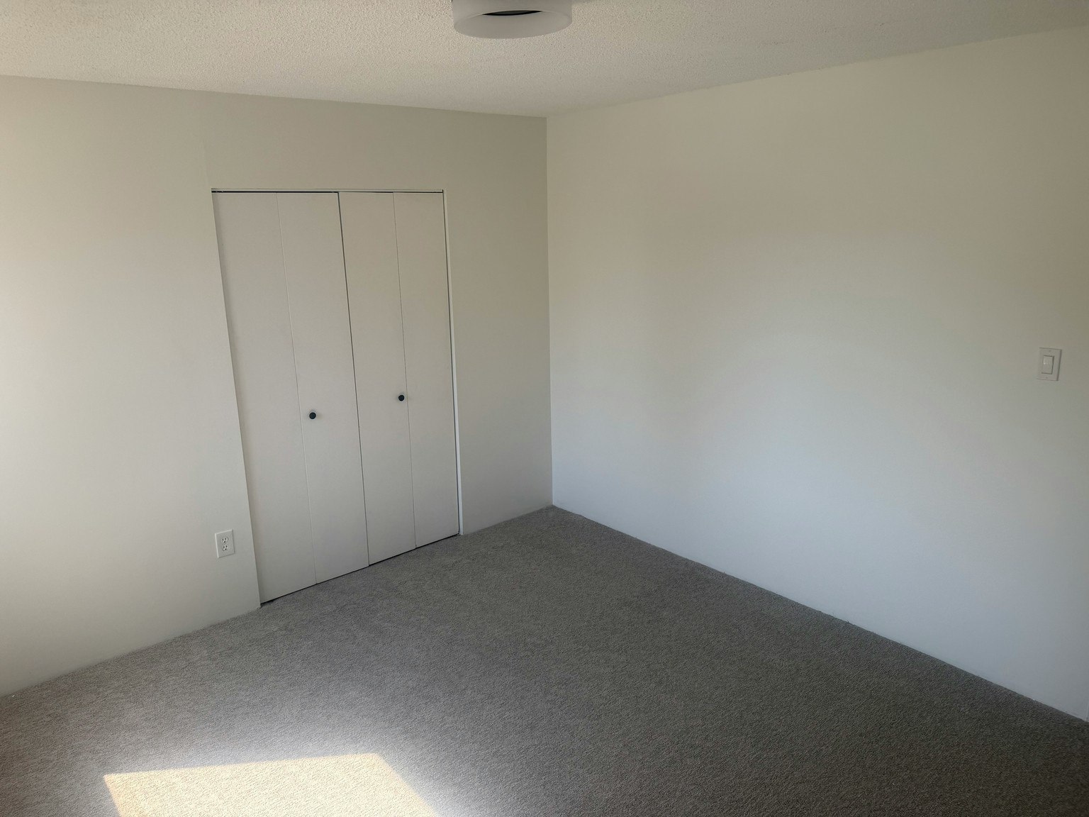 208-122 East 18th Street, North Vancouver, BC, V7L 2X5 - 3