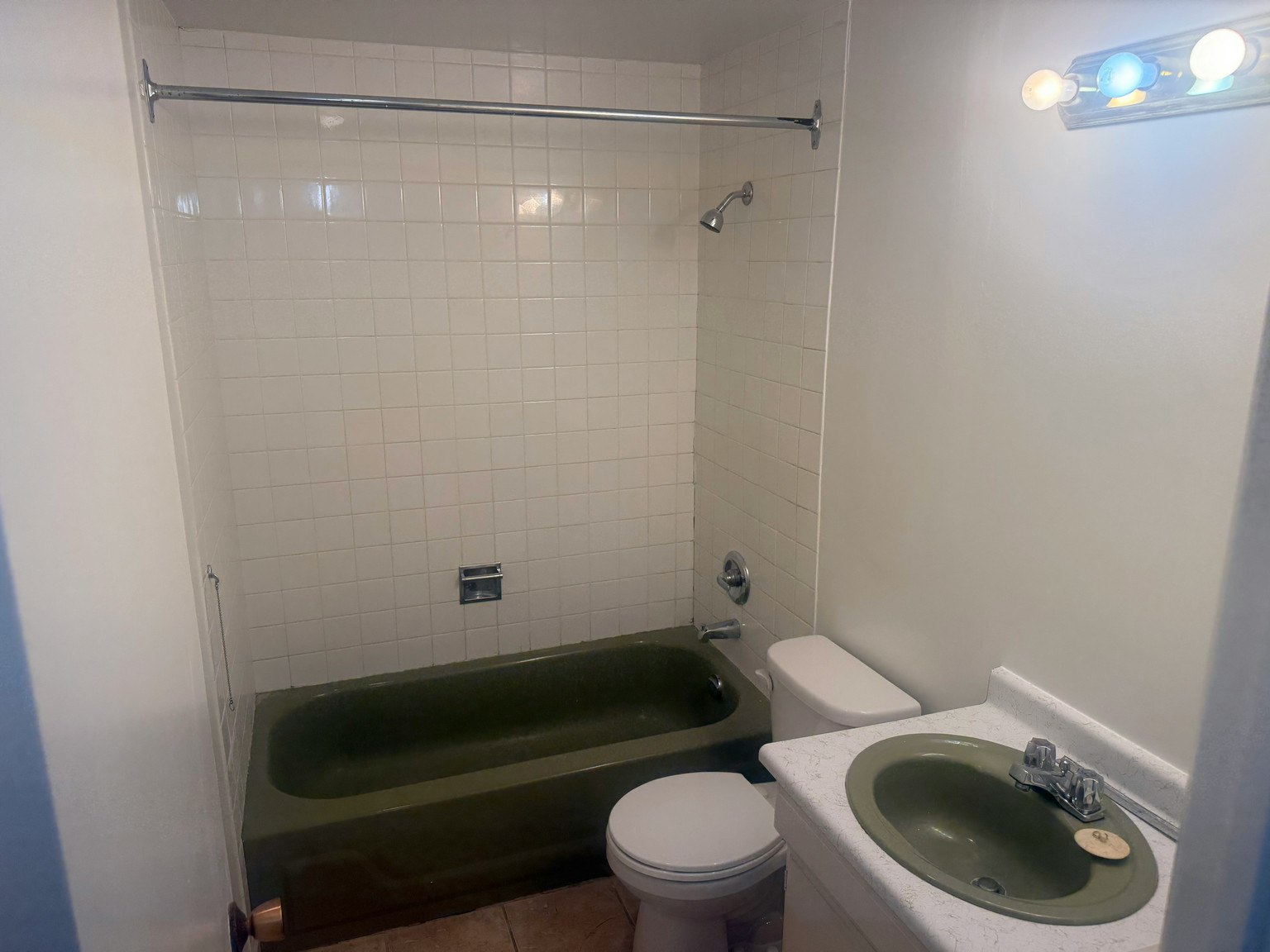 302-122 East 18th Street, North Vancouver, BC, V7L 2X5