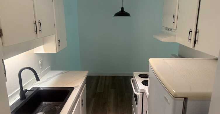 307-122 East 18th Street, North Vancouver, BC, V7L 2X5 - 3