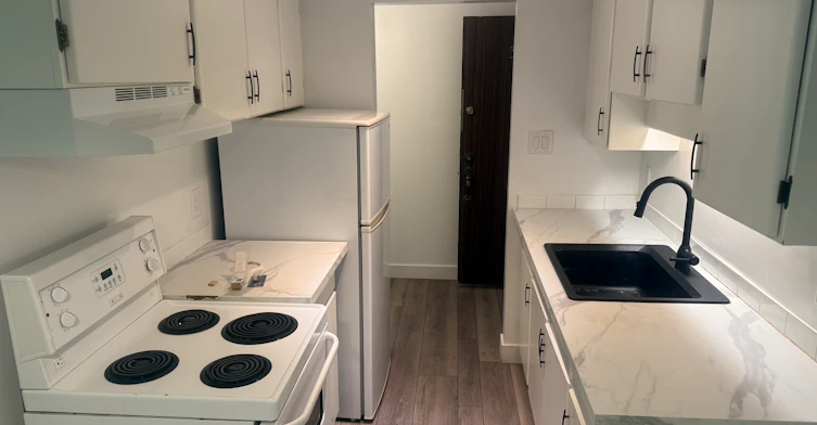 307-122 East 18th Street, North Vancouver, BC, V7L 2X5