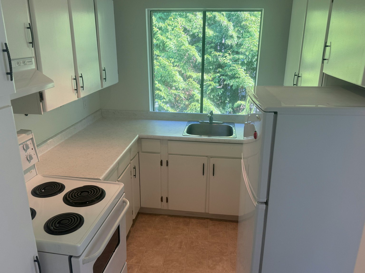 308-122 East 18th Street, North Vancouver, BC, V7L 2X5 - 2