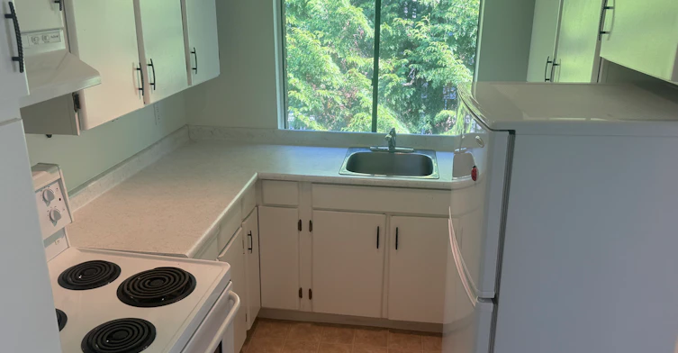 308-122 East 18th Street, North Vancouver, BC, V7L 2X5 - 2