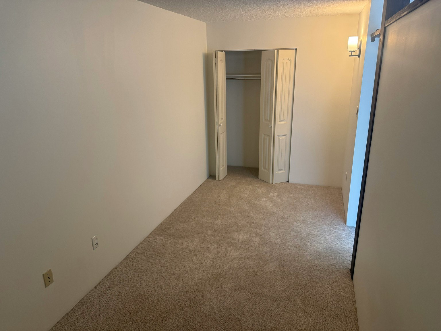 203-122 East 18th Street, North Vancouver, BC, V7L 2X5 - 3